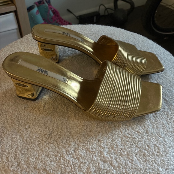 Zara Gold Sandals - Picture 1 of 5